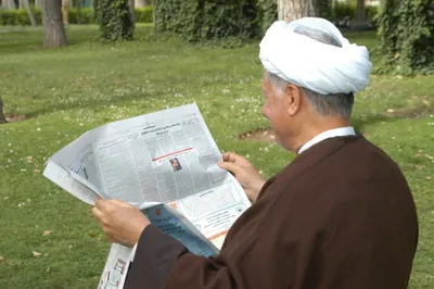 خاطرات آیت الله هاشمی رفسنجانی، ۲۷ آبان ۱۳۷۷: زنگنه درمورد نحوه گران‌کردن بنزین و سیستم‌کوپنى مشورت کرد / موردِ پیشنهادی را دولت و رهبرى هم موافقت کرده‌اند