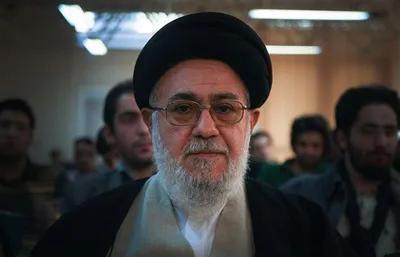 کیهان: موسوی خوئینی‌ها ماتریالیست و «چپ آمریکایی» تربیت می کرد / شاگردان او، با خاتمی برای اداره کشور پای یک سفره نشستند / خودِ خاتمی هم با تحصیل در رشته فلسفه جدید غرب، تحت تاثیر نظریات سکولاریستی‌ اندیشمندان غربی قرار گرفته بود