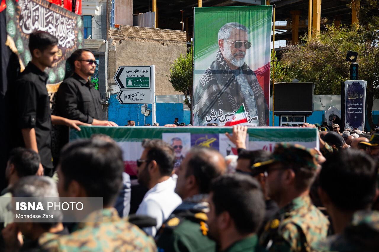تصاویر: تشییع پیکر مطهر سردار شهید «حسین ظریفی»، فرمانده قرارگاه سجاد سراوان در مشهد