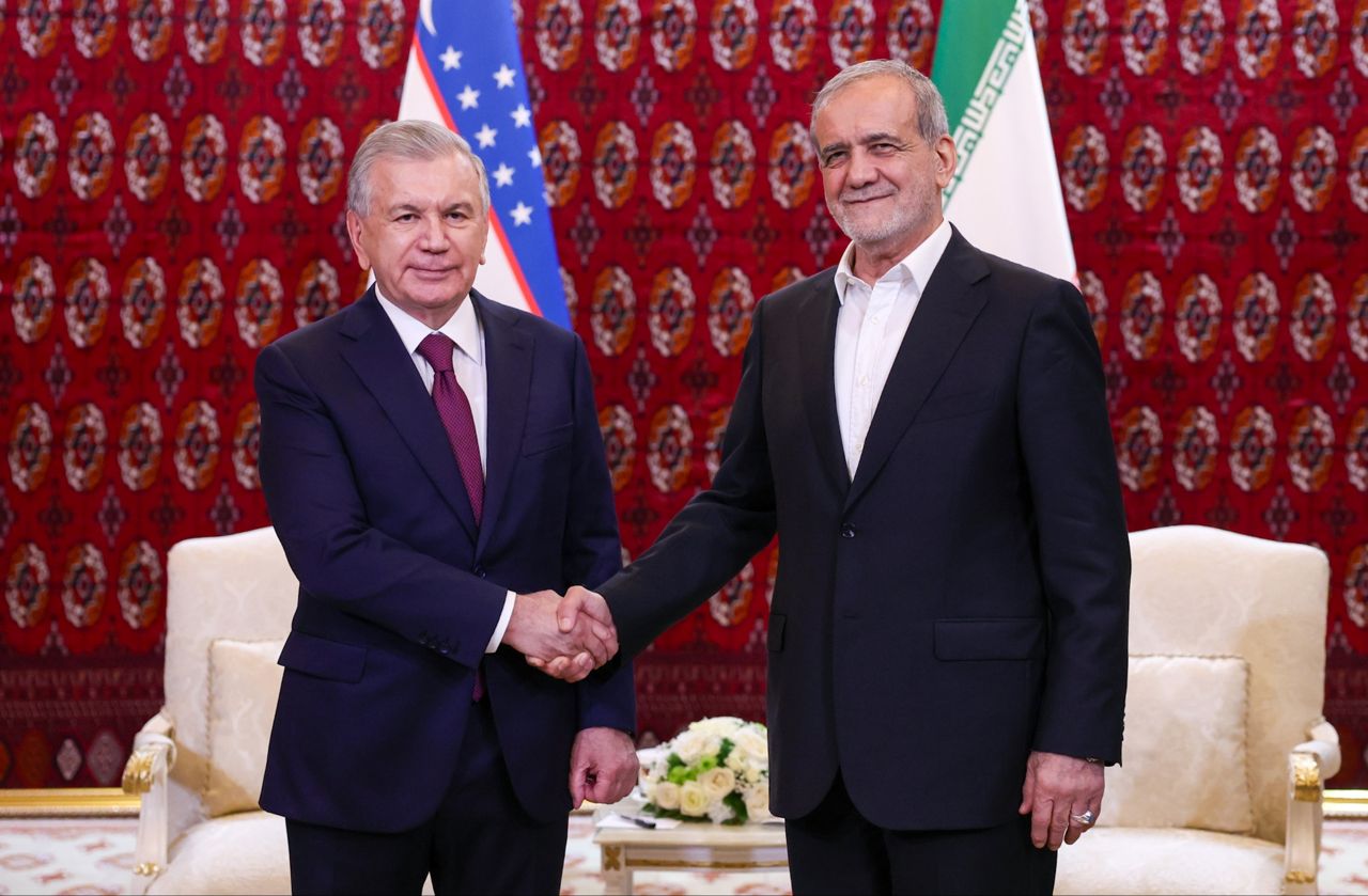 رئیس‌جمهور ازبکستان خطاب به پزشکیان: یادداشت تفاهم امضا شده، نمادی روشن از اراده برای تعامل سازنده و احترام متقابل است/ این گام مهم موجب کاهش تشنج در منطقه، ایجاد زیر بنای پیشرفت و گسترش همکاری‌های اقتصادی و بازرگانی خواهد شد
