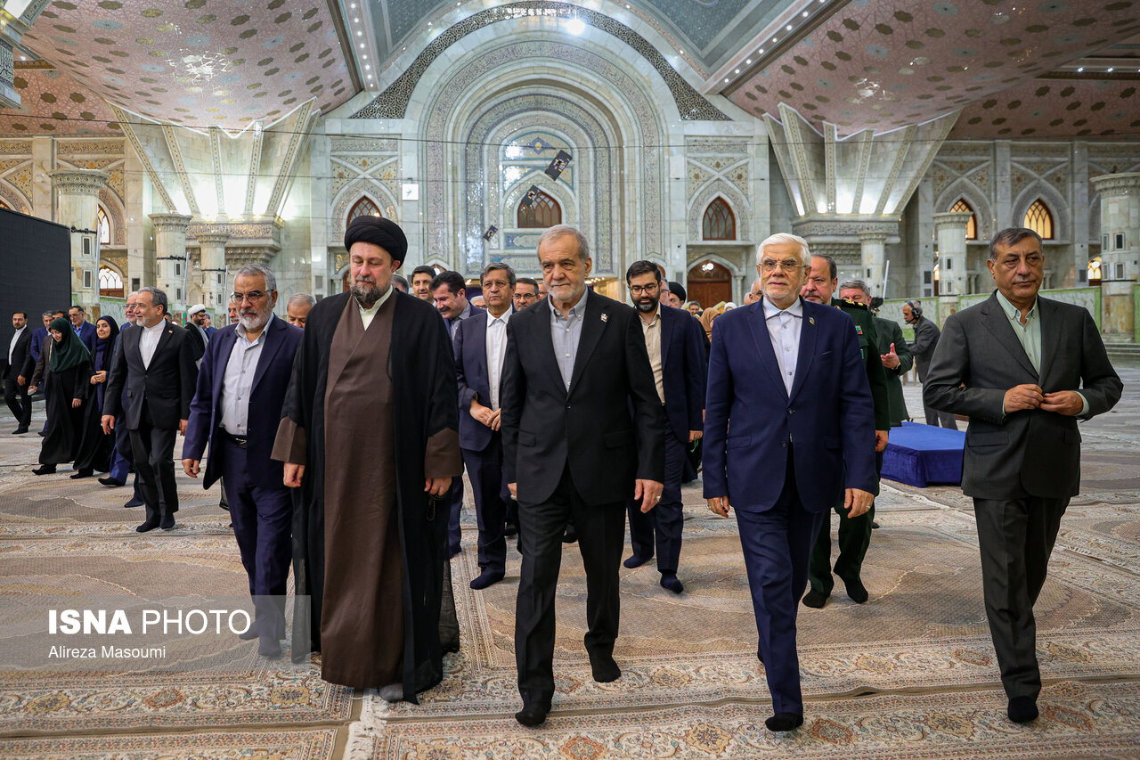 تصاویر: مراسم تجدید میثاق اعضای دولت با آرمان‌های امام راحل