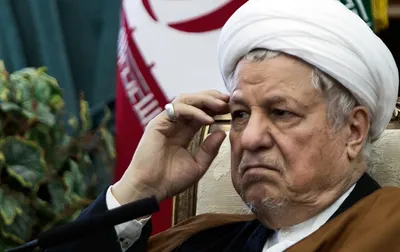 خاطرات آیت الله هاشمی رفسنجانی، ۱۳ دی ۱۳۷۷: روایت کمال خرازی از احضار جن در معیت عبدالله نورى / دری نجف آبادی می‌گوید خاتمی با استفاده از جریان قتل‌های زنجیره‌ای می‌خواهد بر وزارت اطلاعات تسلط پیدا کند