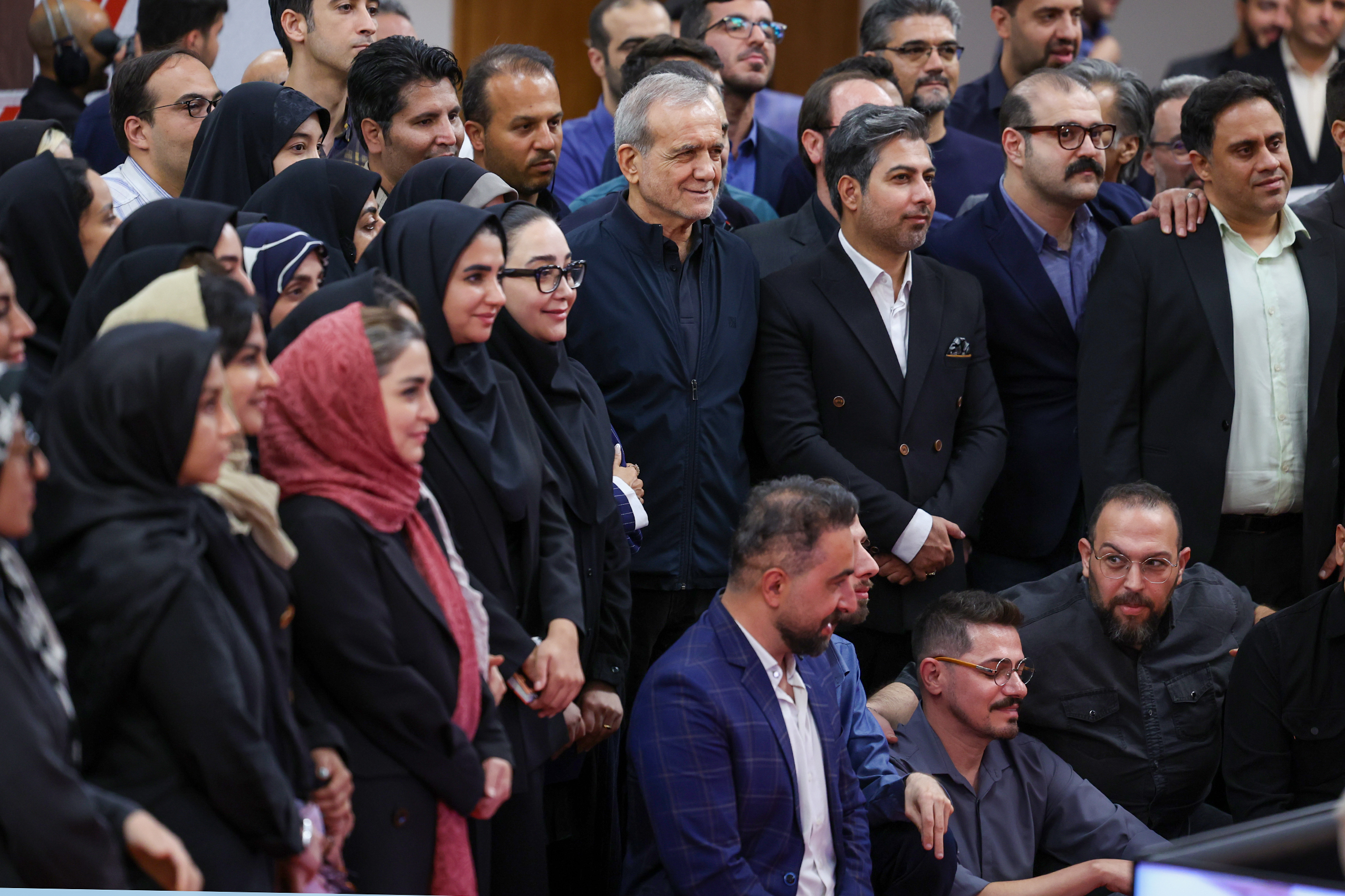 تصاویر: نشست خبری پزشکیان با جمعی از اصحاب رسانه