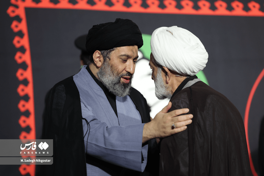 تصاویر:  فرزندان رهبر شهید انقلاب در مراسم بزرگداشت مشهد