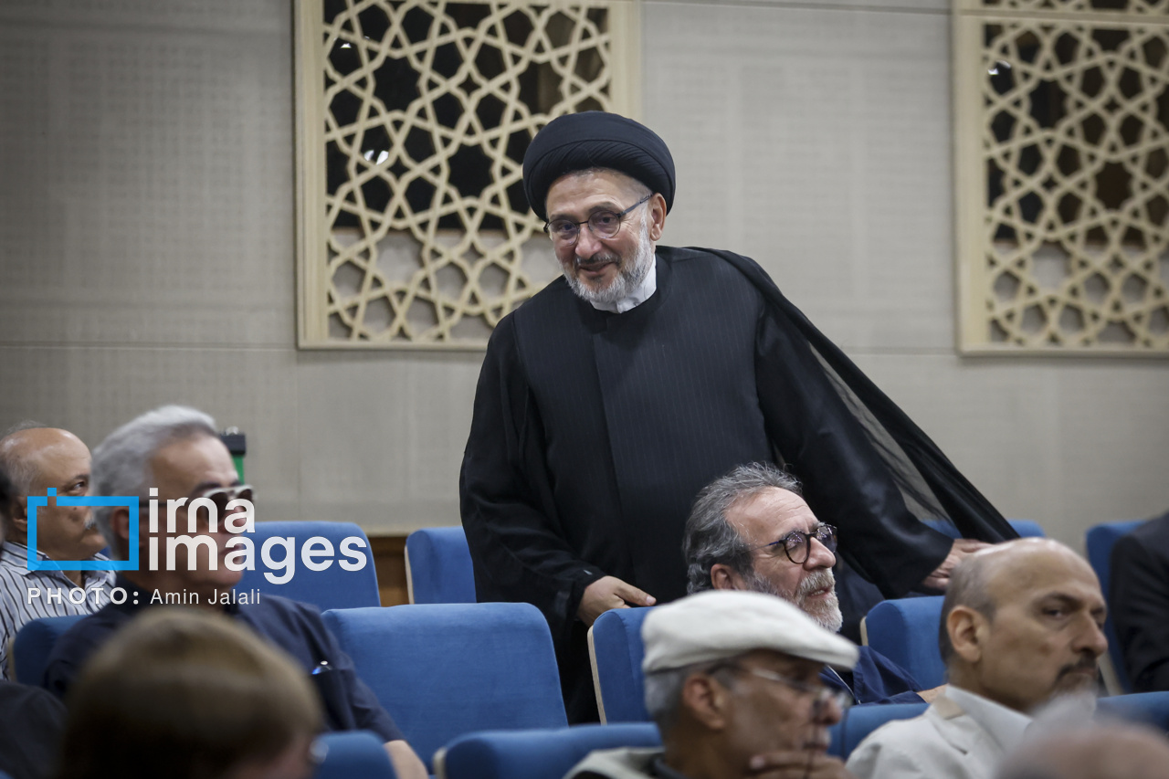 تصاویر: مراسم یادبود ابوالقاسم قاسم‌زاده