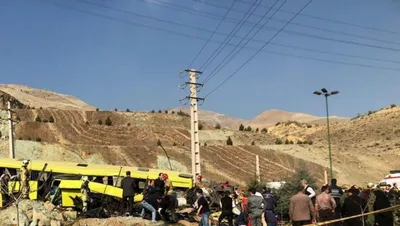 ۷کشته و ۲۸ مجروح در واژگونی اتوبوس حامل دانشجویان در دانشگاه علوم و تحقیقات +تصاویر