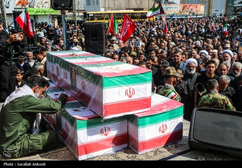 تصاویر: تشییع پیکر سه سرباز شهید پادگان بمپور در رفسنجان