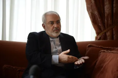 ظریف: قطع صادرات نفت ایران رخ نخواهد داد / اگر آمریکا می‌خواهد مانع از فروش نفت ایران شود به چیزی بیشتر از تهدید نیاز دارد؛ در این صورت شرایط کاملا متفاوتی خواهیم داشت / اروپا و دیگر طرف‌های برجام باید اثرات تحریم‌های آمریکا را جبران کنند / برجام، یک توافق عاشقانه نیست؛ بلکه توافقی منطقی است
