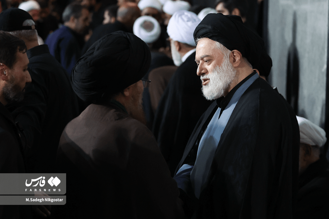 تصاویر:  فرزندان رهبر شهید انقلاب در مراسم بزرگداشت مشهد