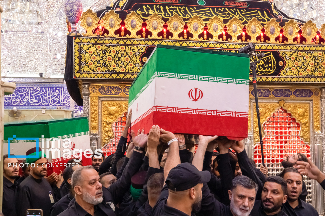 تصاویر: تشییع پیکر مطهر خانواده رهبر شهید انقلاب در حرم حضرت عباس (ع)