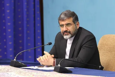 وزیر ارشاد درباره موانع بازگشت برخی هنرمندان: طرف یک گناه صغیره یا کبیره‌ای کرده و ۱۰ دفعه می‌گوید اشتباه کردم، در ازا به او بگویید دو سال ممنوع الکاری/ شما دیدید عباس قادری آمد و حاج آقا را دید، ۴۵ سال هم در کشور نشسته و نرفته/ جواد یساری سال ۱۴۰۱ نزد من آمد و بعد در شبکه نمایش خانگی اجرا کرد