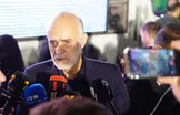 نبی، مدیر تیم ملی: روادید نیمی از ۱۵ نفر از ارکان تیم ملی که هنوز ویزا نگرفته‌اند، صادر می‌شود/ تلاش می‌کنیم که شنبه به آمریکا برویم؛ اگر نشد، یکشنبه عازم می‌شویم