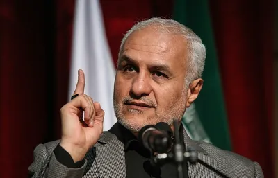 حسن عباسی: همتی یکی از بانیان حرام خواری در جامعه است؛ اگر لیبرال ها در جایی پیروز شدند یعنی آن جامعه را حرام خواری و حرام زادگی فراگرفته است / ۴۵ درصد مردم فرانسه حرام زاده اند، بخاطر همین مهد لیبرالیسم است / از روز شنبه، پروژه من اخراج حسن روحانی از مجلس خبرگان است