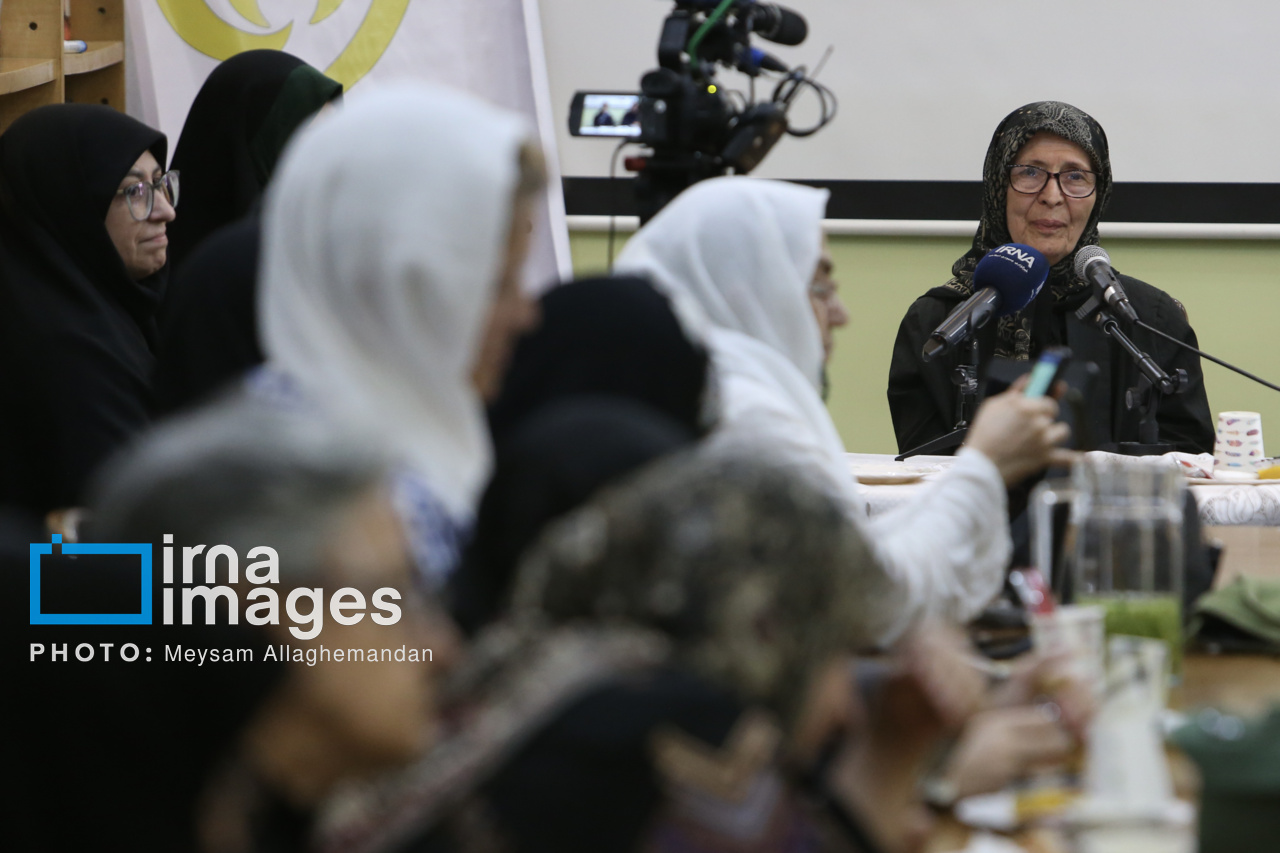 تصاویر: بزرگداشت شهید «منصوره رئیس قاسم»، همسر شهید کمال خرازی