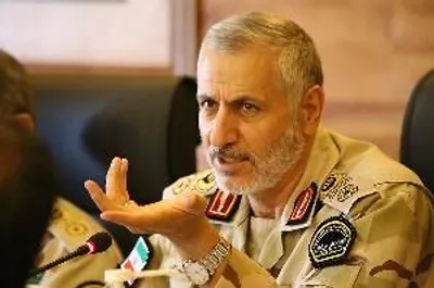 فرمانده مرزبانی ناجا: اینکه می‌گویند مرزبانان با کولبران مقابله می‌کنند، کذب محض است / کولبر واقعی از مبادی رسمی ورود و خروج می‌کند / آن‌ها که غیرقانونی قصد ورود کالا به کشور را دارند، قاچاقچی محسوب می‌شوند