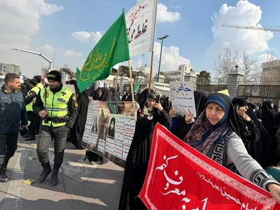 روزنامه شهرداری تهران: تجمعات حجاب از سر دلسوزی و عشق به دین و کشور است اما در دل این تجمعات، برخی افراد مطالبه حجاب را تبدیل به تهمت و افترا به سران قوا و دیگر نهادهای نظام کرده‌اند/ این افراد همان کسانی هستند که دولت رئیسی را هم را به کم‌کاری متهم کردند