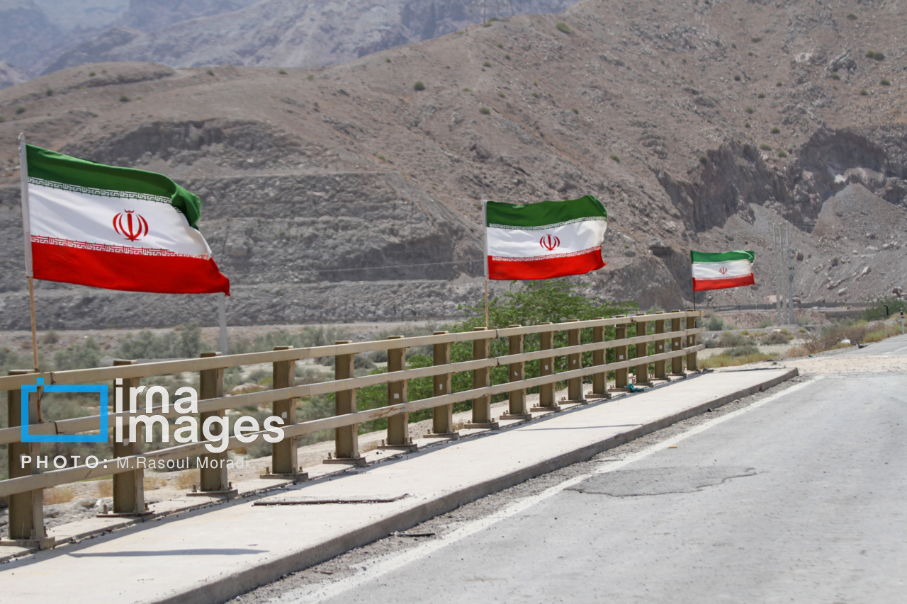 تصاویر: بازسازی پل‌های تخریب‌شده هرمزگان در حمله دشمن