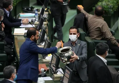 اختلاف مجمع تشخیص و مجلس بر سرِ طرح شفافیت قوای سه‌گانه / مجمع: ادعای رسیدگی نشدن سه ماهه این مصوبه از اساس کذب است / نمایندگان از ایجاد شائبه پرهیز کنند