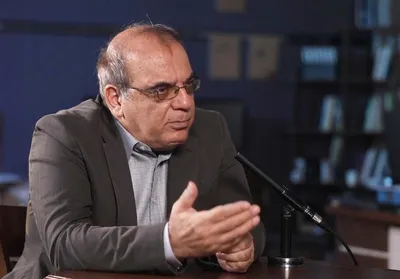 واکنش عباس عبدی به دستگیری قاسم مکارم شیرازی