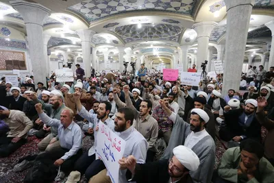 جامعه مدرسین: تحرکات در حاشیه تجمع مدرسه فیضیه قم ضربه بر حوزه وارد ساخت/ باید مراقب بود نوشته‌های انحرافی‌شان حوزه را خدشه‌دار نکند