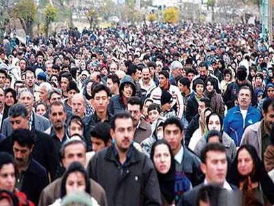 وزارت بهداشت: کاهش رشد جمعیت ایران به کمتر از یک درصد برای اولین بار در تاریخ کشور / کاهش ۴۰ درصدی آمار ازدواج طی هشت سال / ایران هفت سال پیش، جوان‌ترین کشور دنیا بود