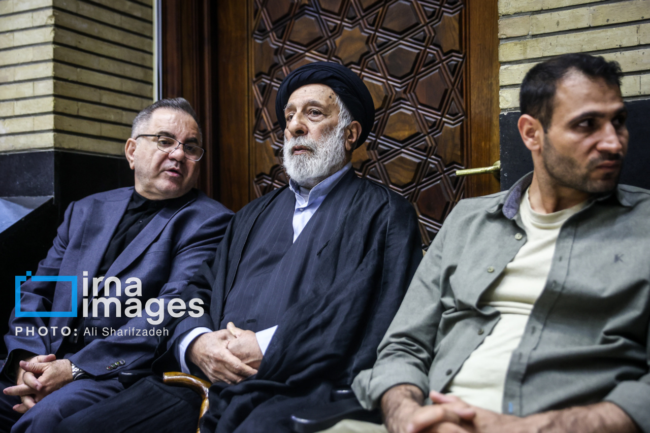 تصاویر: مراسم ختم «احمد ناطق نوری»