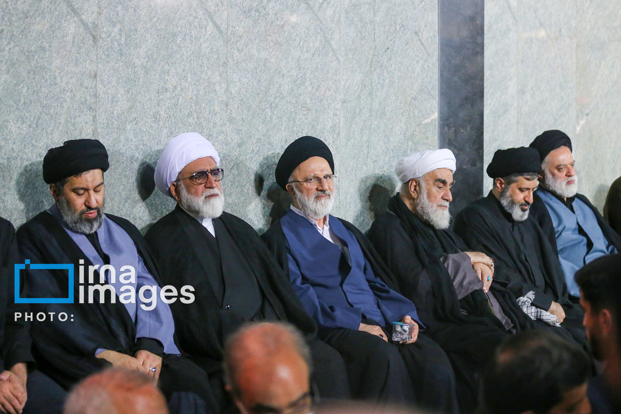تصاویر:  فرزندان رهبر شهید انقلاب در مراسم بزرگداشت مشهد