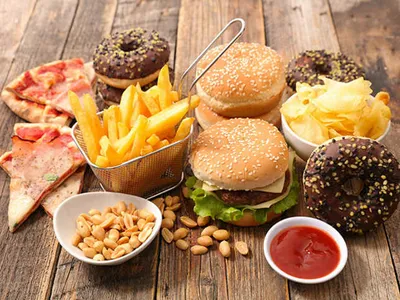 دلایل چاقی با مصرف غذاهای آماده