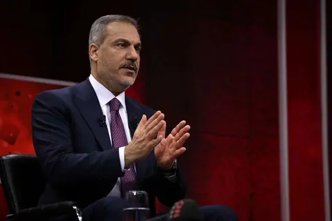 وزیر خارجه ترکیه: انشاءالله که مذاکرات ایران و آمریکا امروز با خبر خوش به پایان برسد/ مهم این است که بر سر یک دوره انتقالی ۶۰ روزه توافق حاصل شود؛ این امر امکان توافقی پایدار را فراهم می‌آورد/ اگر این دوره به نتیجه برسد، می‌توان به توافقی دائمی بین طرفین دست یافت