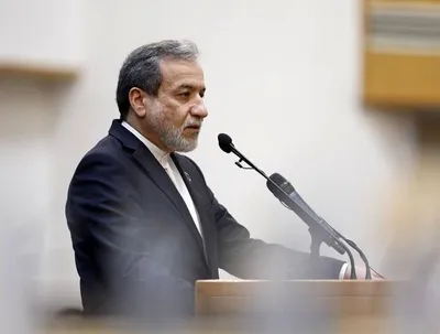 عراقچی: شاید واشنگتن از مذاکرات دیپلماتیک، به عنوان پوششی برای حمله اسرائیل به ما استفاده کرده باشد/ دیگر نمی‌دانیم که چگونه می‌توان به آمریکایی‌ها اعتماد کرد؛ کار آن‌ها «خیانت به دیپلماسی» بود/ اگر آمریکا دنبال راه‌حل دیپلماتیک است، باید آن را نشان دهد/ «ویتکاف» زیر حرف‌هایش می‌زند، شاید نمی‌تواند وعده‌های خود را عملی کند/ برای دیدار با «پوتین» به مسکو می‌روم