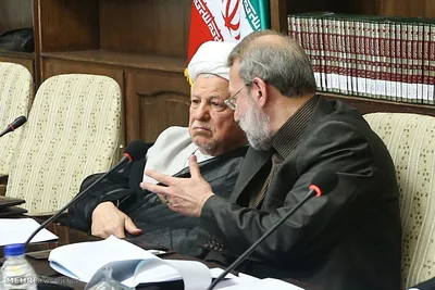خاطرات هاشمی رفسنجانی، ۱۸ بهمن ۱۳۷۹: از گزارش معاونان وزارت اطلاعات تا پیام‌هایی که لاریجانی آورد