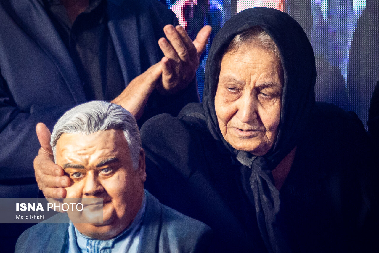 تصاویر: مراسم چهلمین روز درگذشت اکبر عبدی