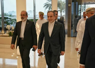 عراقچی درباره برخورد دیپلماتیک با هیئت آمریکایی: با درخواست طرف مقابل برای حضور فرمانده سنتکام در این برخورد نزاکتی، قاطعانه مخالفت کردیم/ گفتیم که حضور یک نظامی را در روند مذاکراتی خود نمی‌پذیریم و از نظر ما هیچ ارتباطی میان وی و مذاکره وجود ندارد