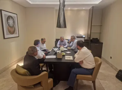 تصویری از جلسه شب گذشته هیات ایران در سومین دور مذاکرات با آمریکا