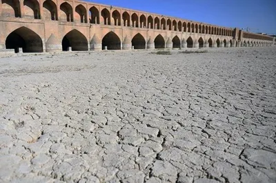 مدیرکل مدیریت بحران اصفهان: رودخانه زاینده‌رود اکنون خشک است / اعتبارات طرح‌های تامین آب باید اختصاص یاید