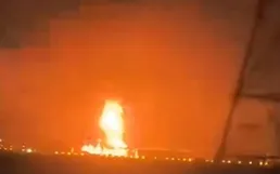 ببینید/ حمله موشکی انصارالله یمن به پالایشگاه نفت آرامکو