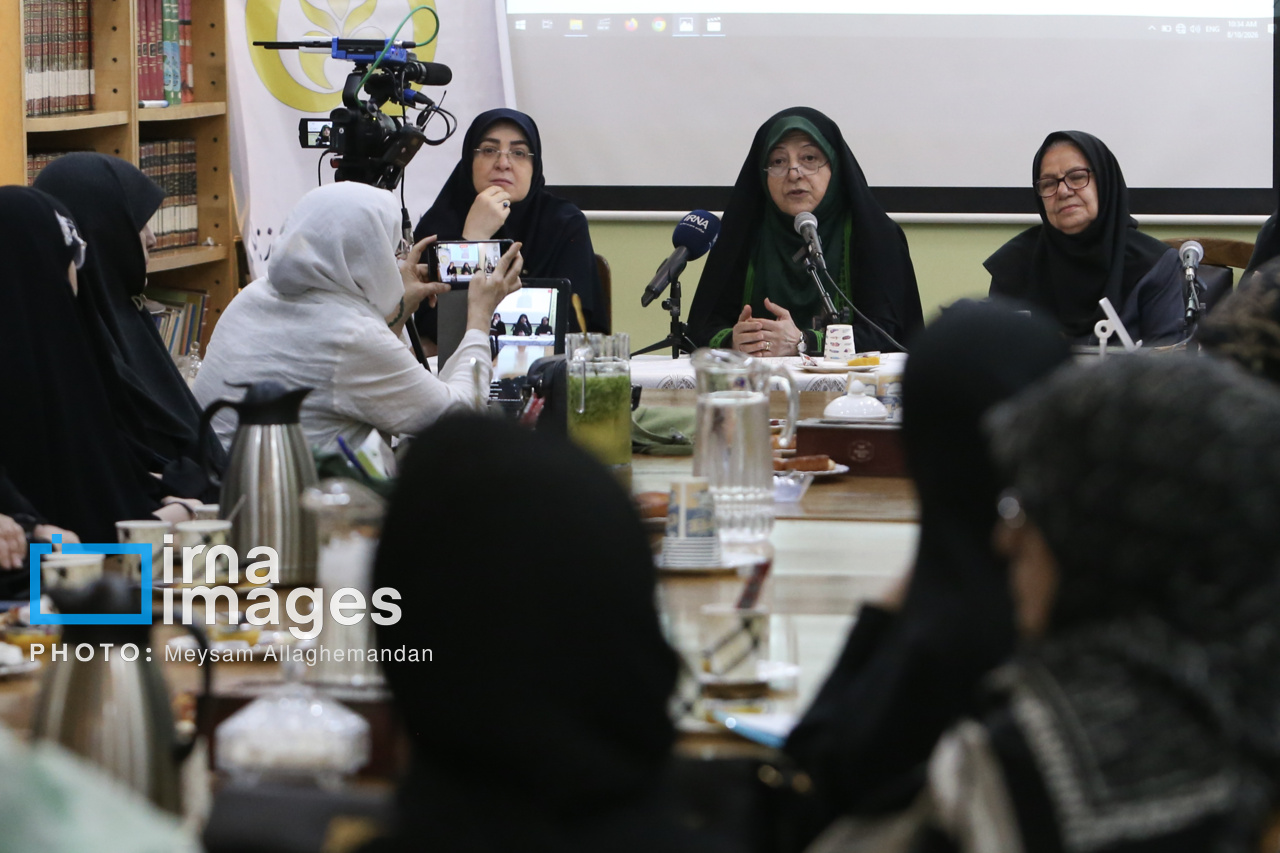 تصاویر: بزرگداشت شهید «منصوره رئیس قاسم»، همسر شهید کمال خرازی