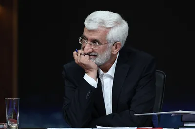 جناب جلیلی! برای خدا، مدتی در سایه تاریک حکمرانی و دولت پنهان نابودکننده‌تان آرام بگیرید، شاید دیگرانی بتوانند این پلشتی‌ای که در سیاست خارجی کاشته‌اید را سر و سامانی دهند