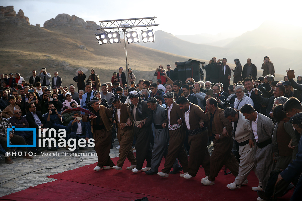 تصاویر: جشن جهانی «مهرگان» در غار کرفتو