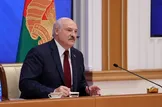 لوکاشنکو: آمریکا کی‌یف را نادیده می‌گیرد / فارغ از میزان مقاومت اوکراینی‌ها، ما به این جنگ پایان خواهیم داد / هیچکسی جز ما از اوکراین در دوران پس از جنگ حمایت نخواهد کرد