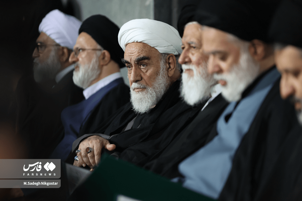 تصاویر:  فرزندان رهبر شهید انقلاب در مراسم بزرگداشت مشهد