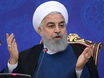 روحانی: در میدان جنگ اقتصادی، هر کس دولت را تضعیف کند، چه بخواهد و چه نخواهد حامی و طرفدار آمریکاست؛ اگر بگوید من ضد آمریکا هستم، دروغ شاخدار گفته است