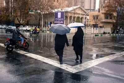 آغاز بارش باران در نقاط مختلف تهران و کرج