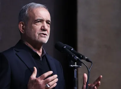 واکنش پزشکیان به سخنان دیروز رهبر انقلاب: ایشان سخنان زیبایی داشتند/ پریدن نتوان با پر و بال دگران