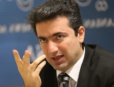 نایب‌رییس اتاق بازرگانی: از هر دلار دولتی ۱۸۰۰ تومان به جیب عده‌ای خاص واریز می‌شود