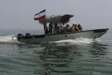 سپاه: تنگه هرمز بسته شد / یک کشتی مورد اصابت موشک اخطار قرار گرفت / دشمن دوباره تجاوز کند، پایگاه های جدیدی از آن در منطقه را هدف قرار خواهیم داد