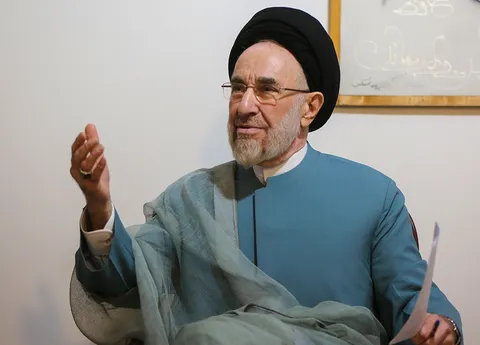 سید محمد خاتمی: یادداشت تفاهم فرصتی فوق‌العاده برای کشور است؛ امیدوارم این بار فرصت فراهم آمده از دست نرود / پزشکیان نشان داد برای مصلحت ملی، حاضر به هرگونه فداکاری است / او از طعن و تهدید دیگران که گرچه صدایشان بلند است، ولی جایگاه مهمی در اکثریت جامعه ندارند، هراس ندارد