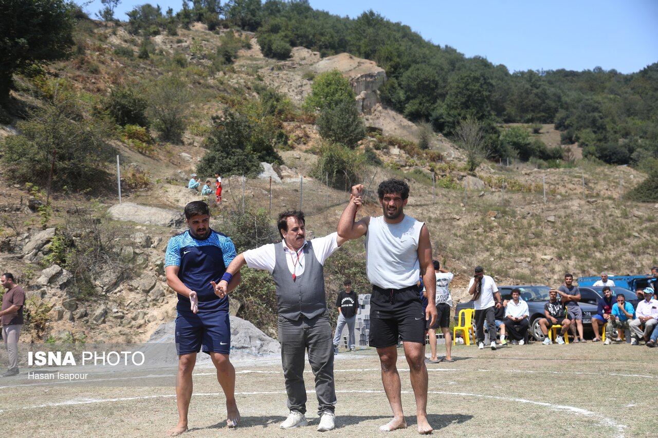 تصاویر: مسابقات کشتی سنتی لوچو - روستای کلاریجان
