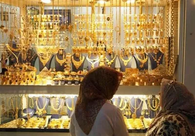 مردم برای اجاره طلاهایشان را می فروشند / گزارشی از رژه فقر در بازار طلا