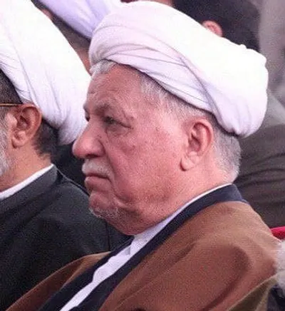 خاطرات آیت الله هاشمی رفسنجانی، ۳ اسفند ۱۳۷۷: یونسی وزیر اطلاعات گفت علاوه بر تردیدى که در مورد سعید امامی وجود دارد، یکی از عوامل قتل‌های زنجیره‌ای یهودى‌زاده است و همین باعث احتمال نفوذ اسراییل شده